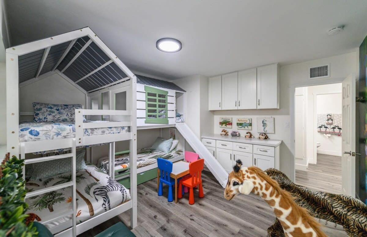 Spacious Disneyland 5 Bedroom 4 Bath House With Game Room Anaheim Exteriér fotografie